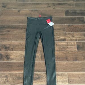 Spanx faux leather leggings NWT Medium black dress up or down classic must have